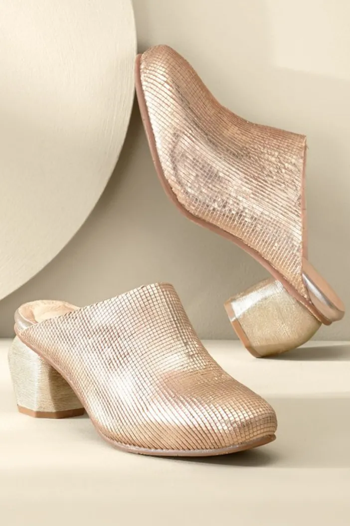 Soft Surroundings Shoes|Antelope Peni Clog Gold