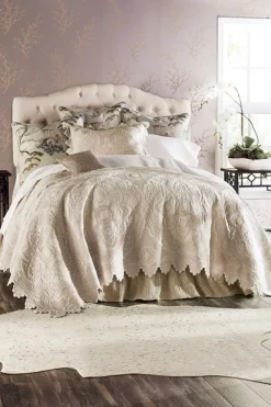 Soft Surroundings Bedding|Bedding Collections|Marguerite Scalloped Quilt Gardenia
